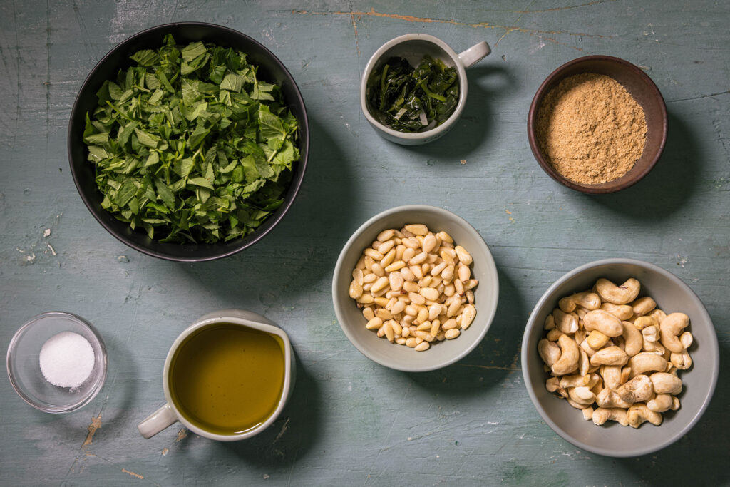Alle Zutaten für das Pesto.