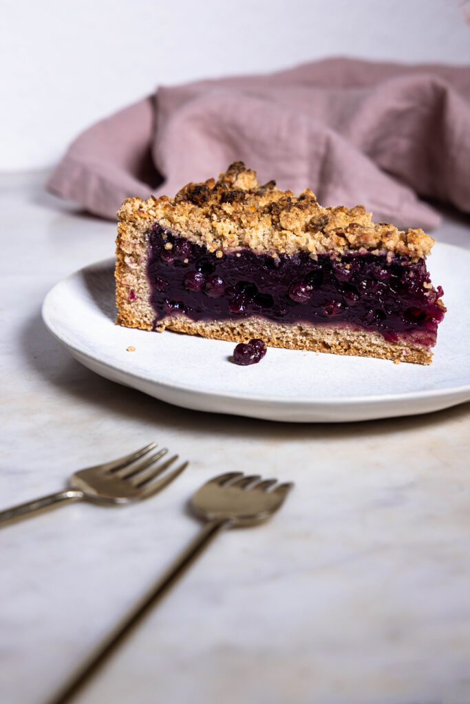 Blaubeerkuchen mit Walnussstreuseln - vegan und einfach