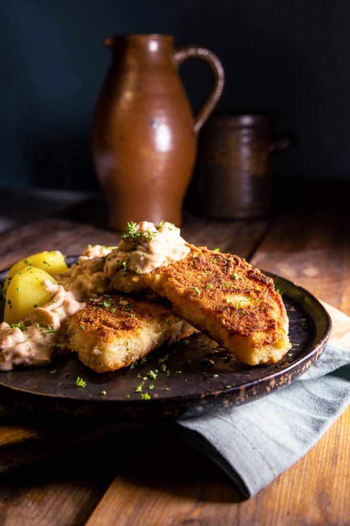 Sellerieschnitzel, vegan mit cremiger Pilz-Schinken-Sauce